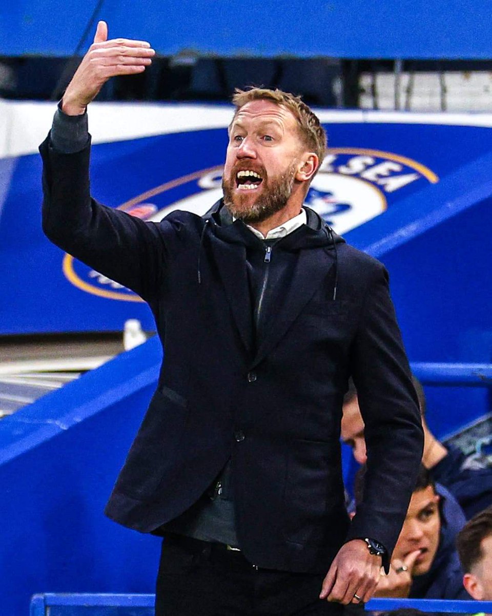 جماهير فرق الدوري الانجليزي كلهم مستغربين من فرحة جمهور تشيلسي باقالة جراهام بوتر.

الامر كالآتي:- 
إقالة بوتر الان هي البطولة الوحيدة لجمهور فخر لندن، لا يهم اي مركز جدول الدوري ولا اي بعد في الادوار الإقصائية لابطال اوروبا.

اخيرا الجمهور سعيد