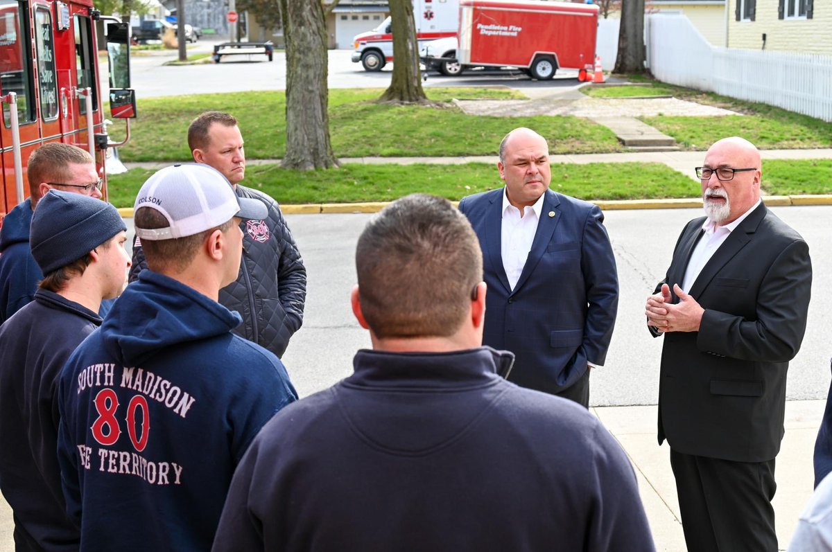 Professional Fire Fighters Union of Indiana (@pffui) on Twitter photo President Tony Murray and VP Mike Whited presented South Madison Fire Fighters Local 5417 with their <a href="/IAFFofficial/">International Association of Fire Fighters</a> Charter this morning. Local 5417 serves an area that runs 10 miles east to west and 7 miles north to south in southwest Madison County. Congratulations and welcome! President Tony Murray and VP Mike Whited presented South Madison Fire Fighters Local 5417 with their <a href="/IAFFofficial/">International Association of Fire Fighters</a> Charter this morning. Local 5417 serves an area that runs 10 miles east to west and 7 miles north to south in southwest Madison County. Congratulations and welcome!