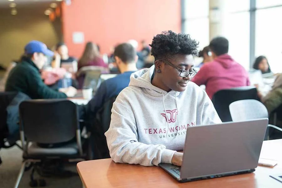 TWUAdvising's tweet photo. Happy Maroon Monday, Pioneers!

Important dates this week:
🗓️Tuesday, 4/4: Summer and Fall 2023 registration opens at 7am for Juniors
🗓️Friday, 4/7: Last day to drop classes or withdraw

Got questions? Need help? TWU Academic Advising is here for you! https://t.co/Mv0HrkJ6v6 https://t.co/95OXLzLcHw