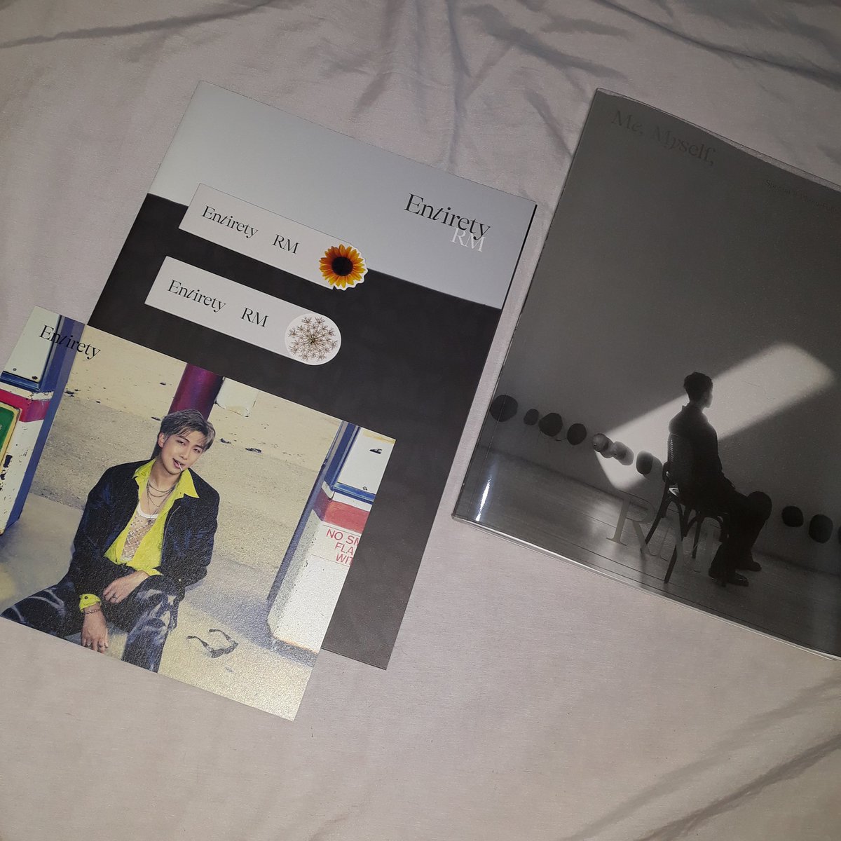 bearsluvgattini's tweet photo. VENDA/VENDO BTS

• The Astronaut – 135 completo
• The Astronaut – 75 incompleto

• Photo-fólio Namjoon – 170
• Summer Package + itens – 470 (+ frete)

+ fotos e vídeos na dm | frete incluso | sem avarias | não reservo | aceito pix e picpay https://t.co/kjpvd7s3Eo