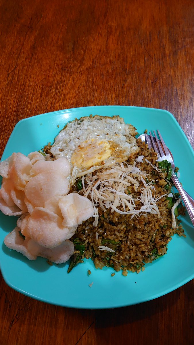 PSOZeus's tweet photo. Nasgor satu pak https://t.co/xA4h9CUUyV