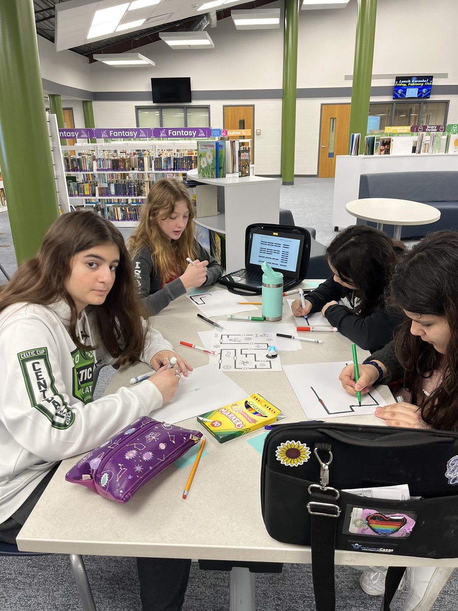 omalley_tracy's tweet photo. We love exploring coding with Beebots, Ozobots, and Dash. @WCEaglesD15 @D15Schools #LITinD15 #ProudToBe15 https://t.co/xZiiTqVsEJ