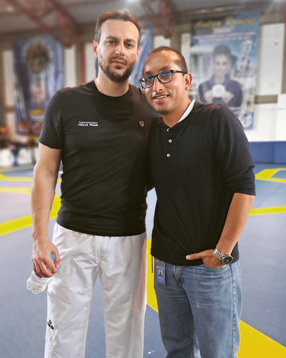 MigueGarciaPD84's tweet photo. Todo un honor haber entrevistado a esta leyenda del #Taekwondo #Italiano @Molfettatkd #CampeónOlímpico #Londres2012🇬🇧 este tipo de notas me hacen que me apasione más por el #PeriodismoDeportivo 🥋🥇😎✌🏻🎤💯 https://t.co/on5XMeQwoN