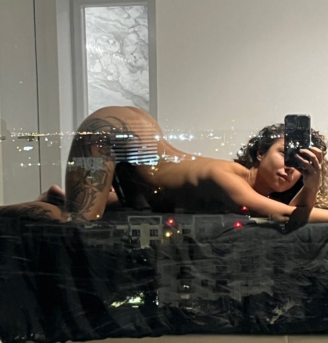 Looking for a fuckbuddy Rt to apply😘 🔗👇🏽 https://t.co/yhp8hT5DXr