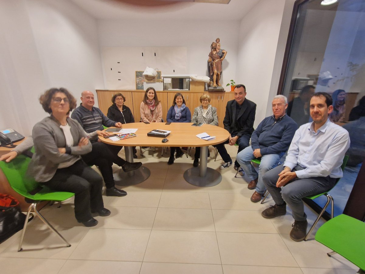 Avui jornada de treball amb el Priors del Sant Crist d'#igualada.
La Pasqua és un bon moment pel retrobament.