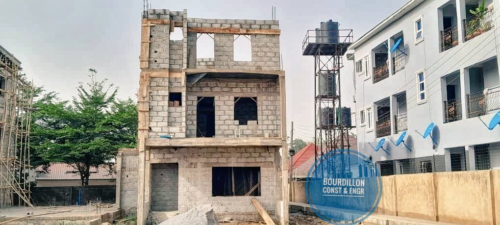 Bourdillon_CE's tweet photo. 🚨Four bedrooms Terrace Duplex Carcass Completed

Beyond Quality https://t.co/u4BHZM7CqK