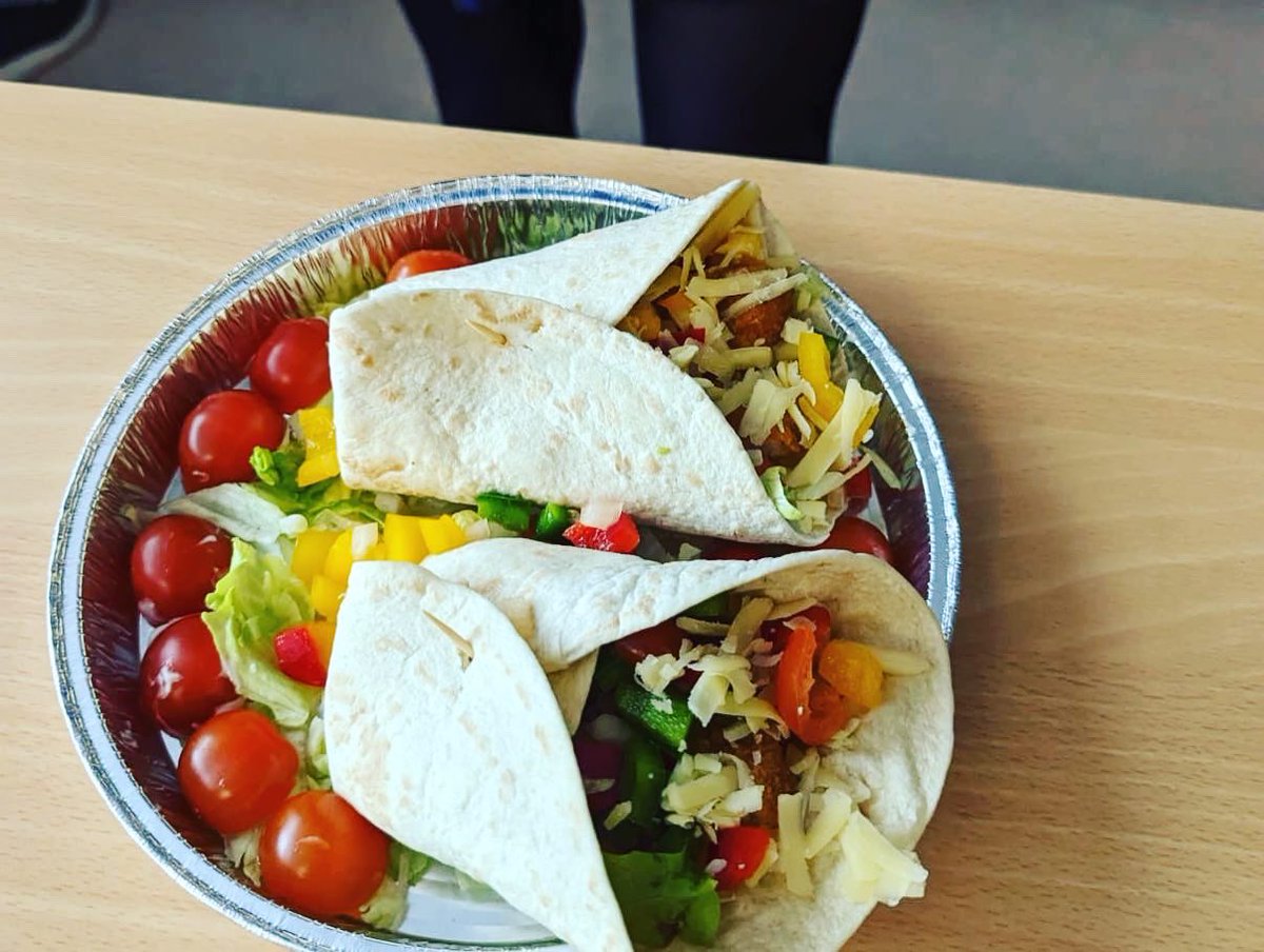 _stgens's tweet photo. 9SS completing their cooking on a budget practical. Fantastic skills demonstrated well done ladies 🙂🤩 #futurelearners #cooking @stgenshe @PrincipalStGens https://t.co/GlK4jrfT3i
