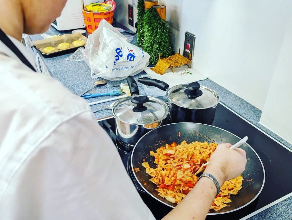 _stgens's tweet photo. 9SS completing their cooking on a budget practical. Fantastic skills demonstrated well done ladies 🙂🤩 #futurelearners #cooking @stgenshe @PrincipalStGens https://t.co/GlK4jrfT3i