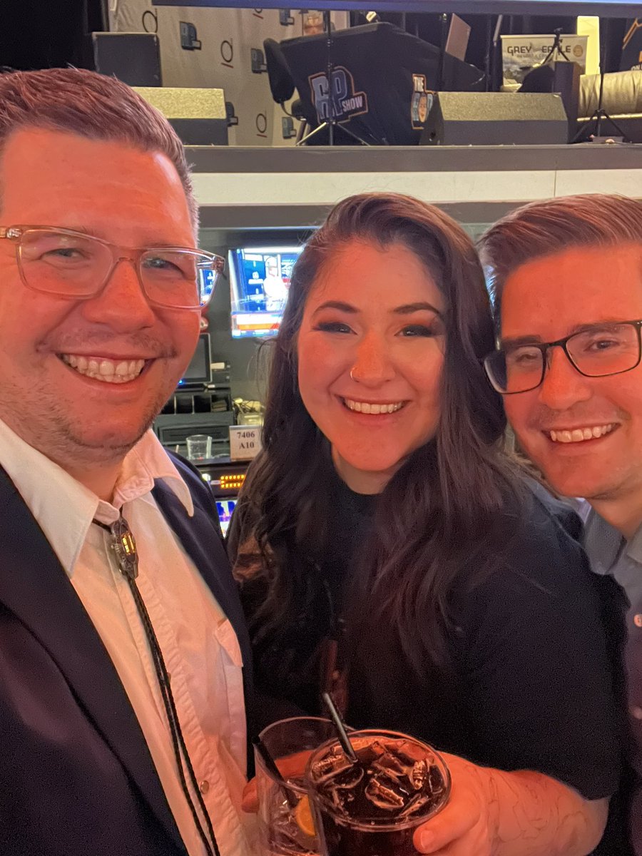 MorganMelnyk's tweet photo. What. A. Weekend. 🔥@CountryMusicAB 

The talent in Alberta never ceases to amaze me and our friends just make this industry the absolute best! 

Huge congratulations @DevinCooperLive on your first of many awards! 🤘 

#yyc #yycmusic #countrymusic #yyvevents #yycliving #sundayfunday