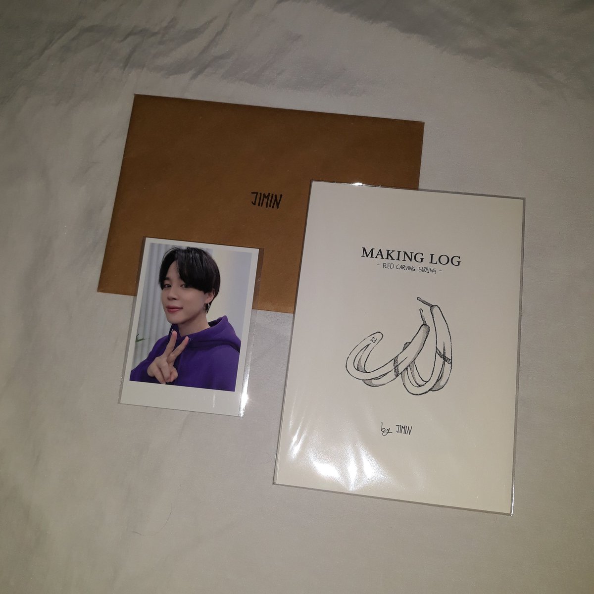 bearsluvgattini's tweet photo. VENDA/VENDO BTS

• Making Log Jimin – 250
• Postcard Memories 2019 BR – 30
• PC In the Seom Jimin – 20
• Poster Limitado Wings Tour – 50

+ fotos e vídeos na dm | frete incluso | sem avarias | não reservo | aceito pix e picpay https://t.co/vSkPumQUBk