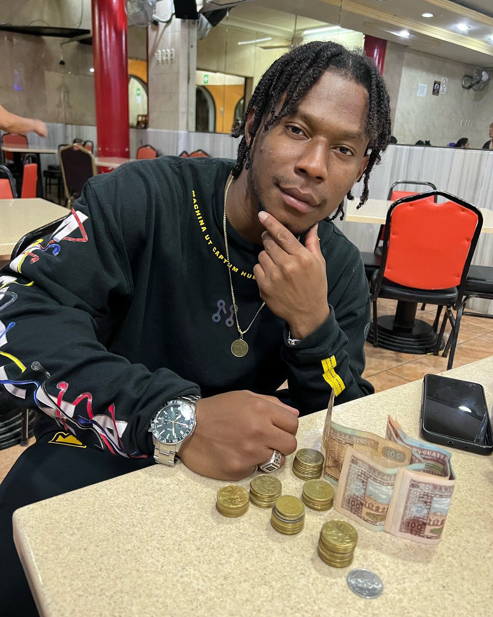 GhettoLiving_'s tweet photo. Mientras la muerte me llama, yo sigo luchando por la casa de mamá.
Que mi niña se acueste tranquilita y no sin comer en su cama…

Money 01/05 https://t.co/HAHDwCAbk9