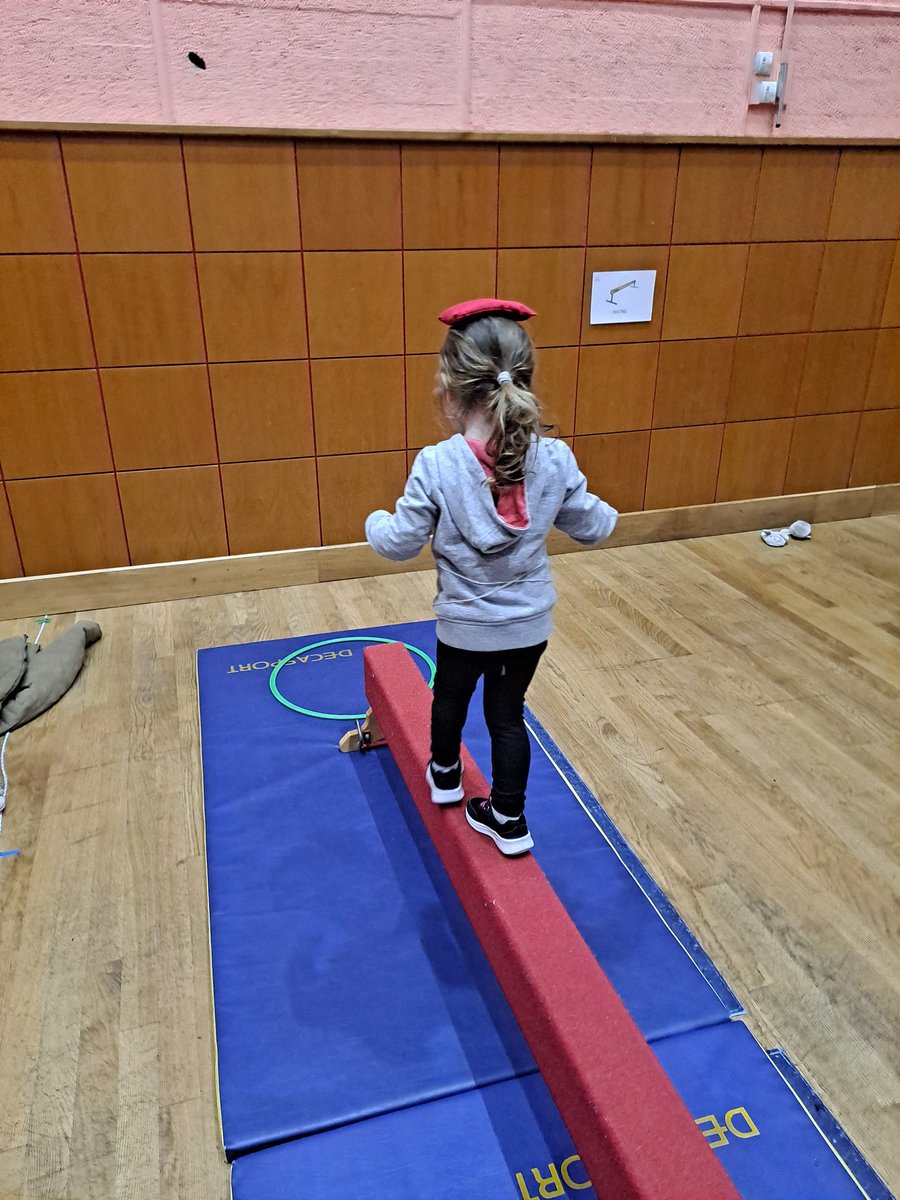 parramichel1's tweet photo. La #SOP2023 est lancée !
Rencontre #USEP cirque ce matin avec les classes maternelles de Confort, Villes et Champfromier.
Merci pour la prestation aux élèves, aux 3 enseignantes, aux ATSEM et aux parents accompagnateurs sans oublier Martine BORNET, présidente de #USEP01 ! https://t.co/qhQq7GpsEt