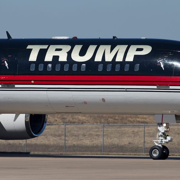 pslnational's tweet image. Even though he has no shortage of enemies among fellow members of the ruling class, Trump still has all the legal privileges of a capitalist — he is flying on a private jet to take part in a choreographed “arrest” that was negotiated with his team of elite lawyers.