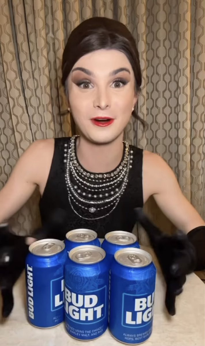 Renagarcia1312's tweet photo. As a woman, this man is absolutely offensive to me. This disgusts me as it should to every woman. We don’t act like him or talk like him. Anheuser Busch, I will NEVER purchase another one of your products. Women it’s time to fight this absurdity!😡😡 https://t.co/3r65W1SlGH