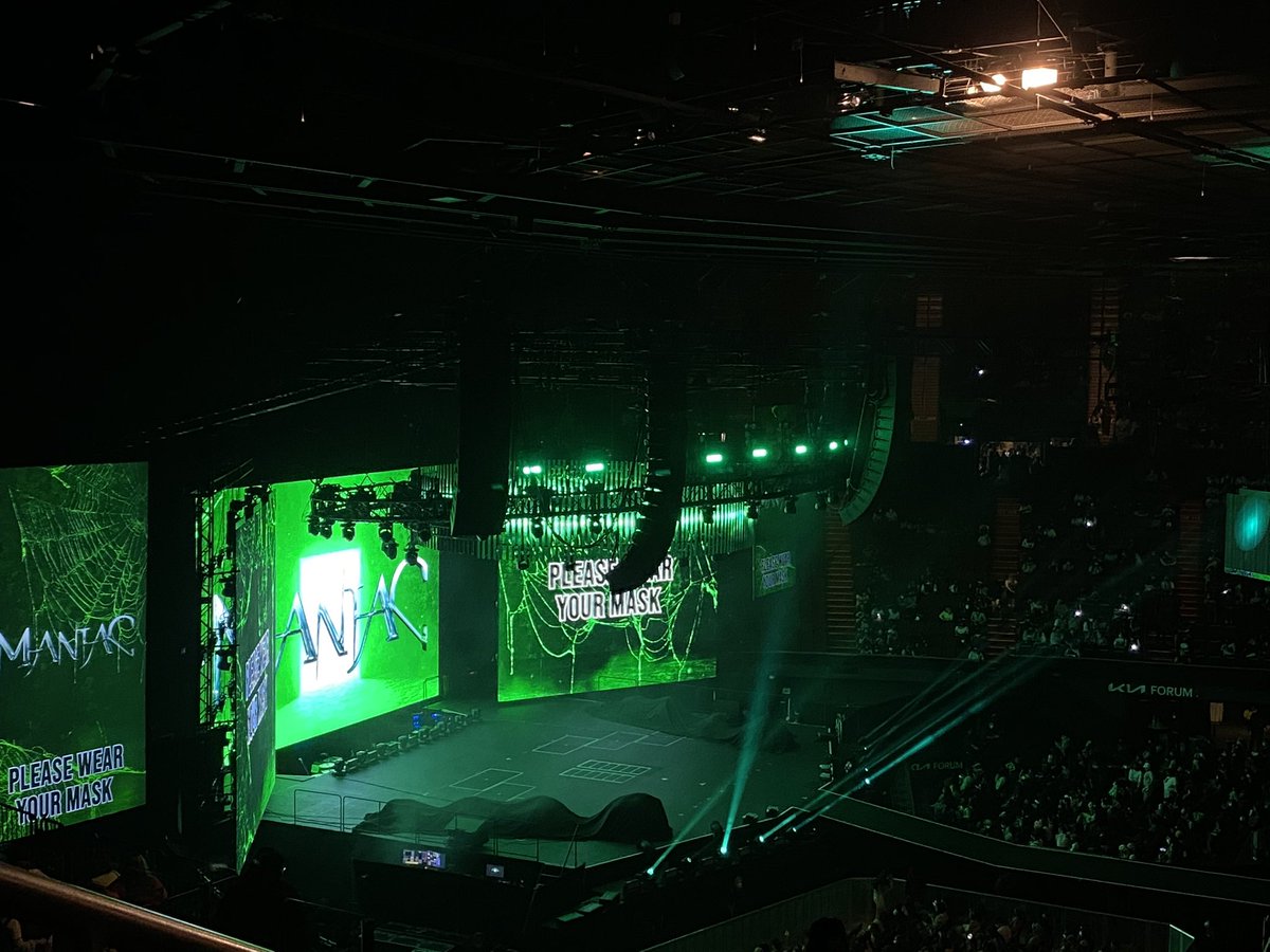lkhbunny's tweet photo. very blessed to say LA day 2, anaheim day 1, LA encore day 1 and 2🥹 https://t.co/t6FgO7Df0F