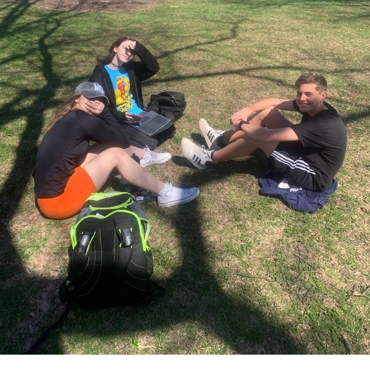 AfftonHS's tweet photo. When classes find their way outside, we know spring has sprung. International Foods is enjoying the sunshine during 7th period. #afftonlearns https://t.co/4jULJSjUsz