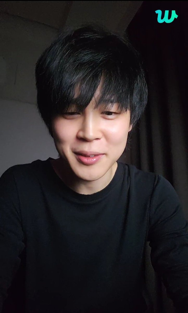 Hilo de Traducción del Live de Jimin 3/4/2023 💛🌟

🐥: Hola a todos
🐥: lo siento por venir en vivo tan tarde en la noche, pero no pude expresarlo bien con palabras, así que solo vine en vivo
🐥 no parece real, así que no sé qué decir. Así que pensé que sería mejor decirlo en