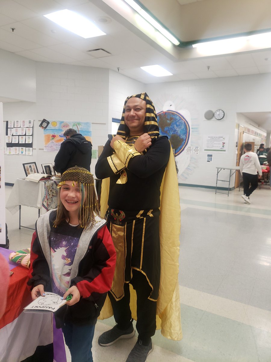 WeAreEGTSD's tweet photo. #MulticulturalNight "travels" took us to so many countries!  Thank you to the families and staff who prepared displays, so we could learn about your cultures.  #egtsdproud https://t.co/rbbpKC5u1s
