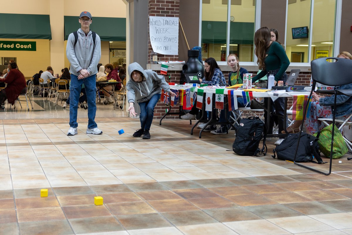 ElmhurstD205's tweet image. World Language Week begins today at @YorkD205! Each day students will be fully engaged in a new language and culture. Today’s focus was…Italian! #WeAreD205 #ThisisYork #WorldLanguageWeek