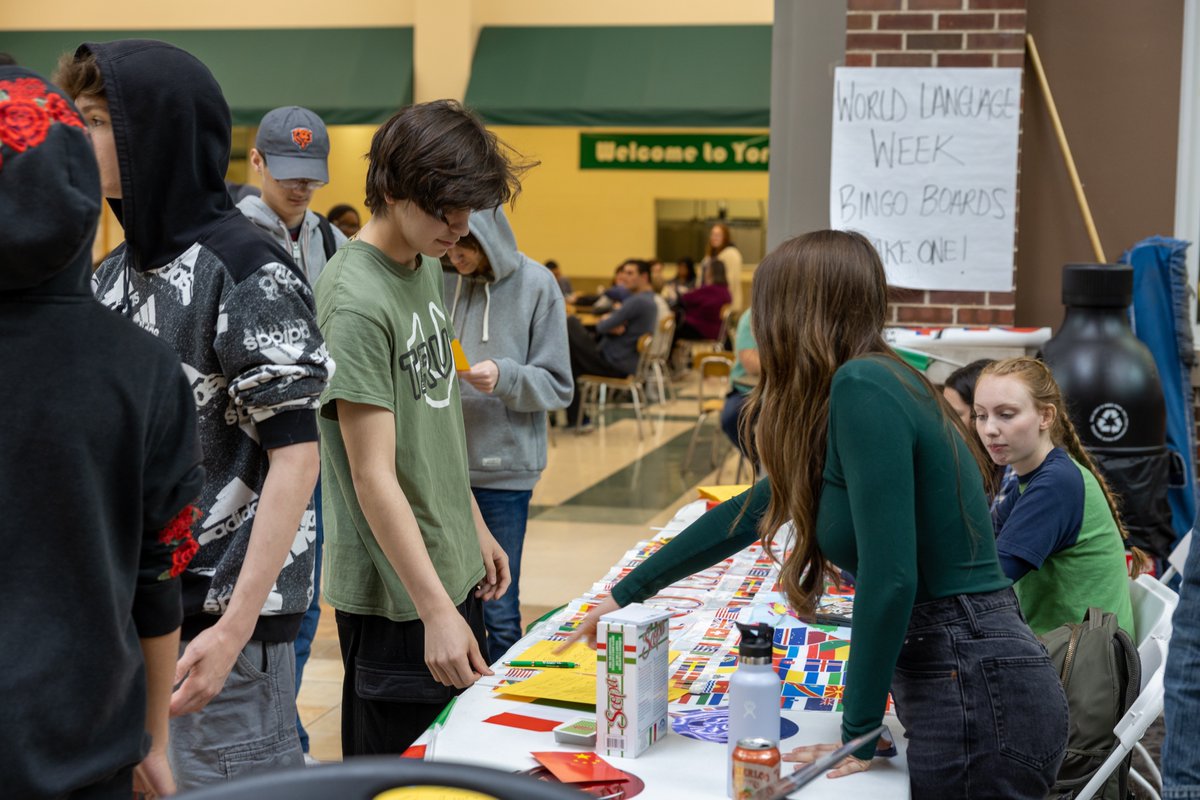 ElmhurstD205's tweet image. World Language Week begins today at @YorkD205! Each day students will be fully engaged in a new language and culture. Today’s focus was…Italian! #WeAreD205 #ThisisYork #WorldLanguageWeek