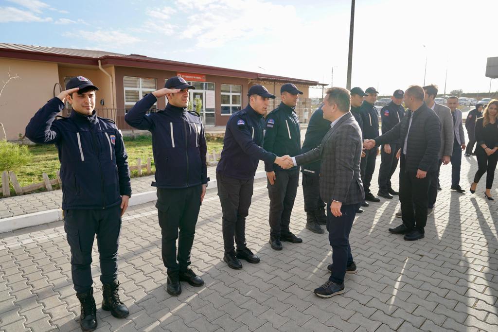 muselyus's tweet photo. Verilen her zorlu görev karşısında dimdik duran İnfaz Koruma Memurları umutla bekliyor, inanıyor.
@RTErdogan @bybekirbozdag
#Madde46YarımKaldı https://t.co/GEZLQwg81Q