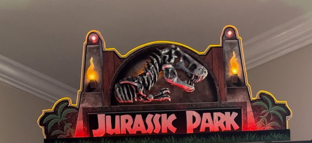 SilverBallerWiz's tweet image. So many extra toys I put inside to make it even more immersive!! 

@SilverBallerWiz #PinballCollector #PinballWorld #PinWiz