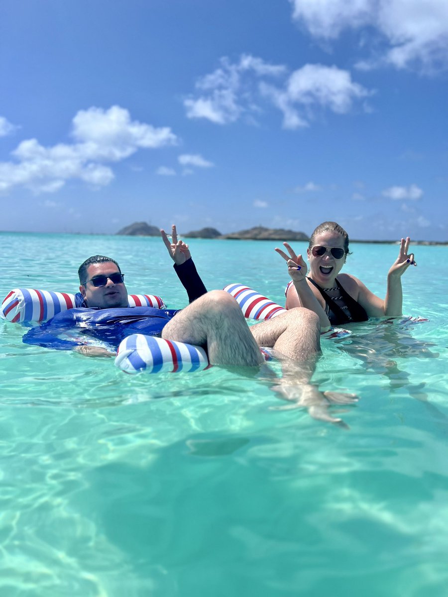 #VicentePlayero y #YubelyEmbarazada

Por más viajes de trabajo a Los Roques

<a href="/YubelyAchury/">Yubely Achury</a>
