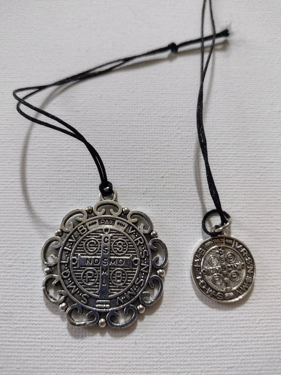 ThatFellaCrafty's tweet photo. Large Handmade Palm Cross With The Fruit Of The Spirit ( Galatians 5.19-26 ) Card & Two Assorted Bible Cards + ST Benedicts Medals #PalmSunday #PalmCross #STBenedict #LordsPrayer #ReligousGifts #Christian #HolyWeek
https://t.co/oVQ2RgAxhS https://t.co/JUdK6aJj7M