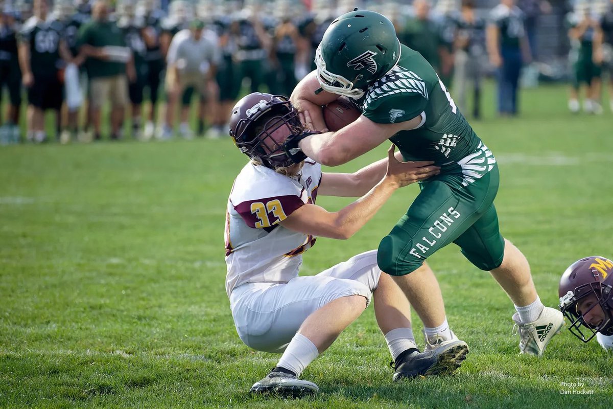 HaydenVan44's tweet photo. High School football stats😤
Offense 
Rushing TDS =12
Rushing yards= 1,054
Receiving yards = 180 
Passing yards = 885
Passing TDS = 8
Defense 
Tackles = 252
Solo Tackles = 156
Tackles for loss = 24 https://t.co/rRTznhQiAO