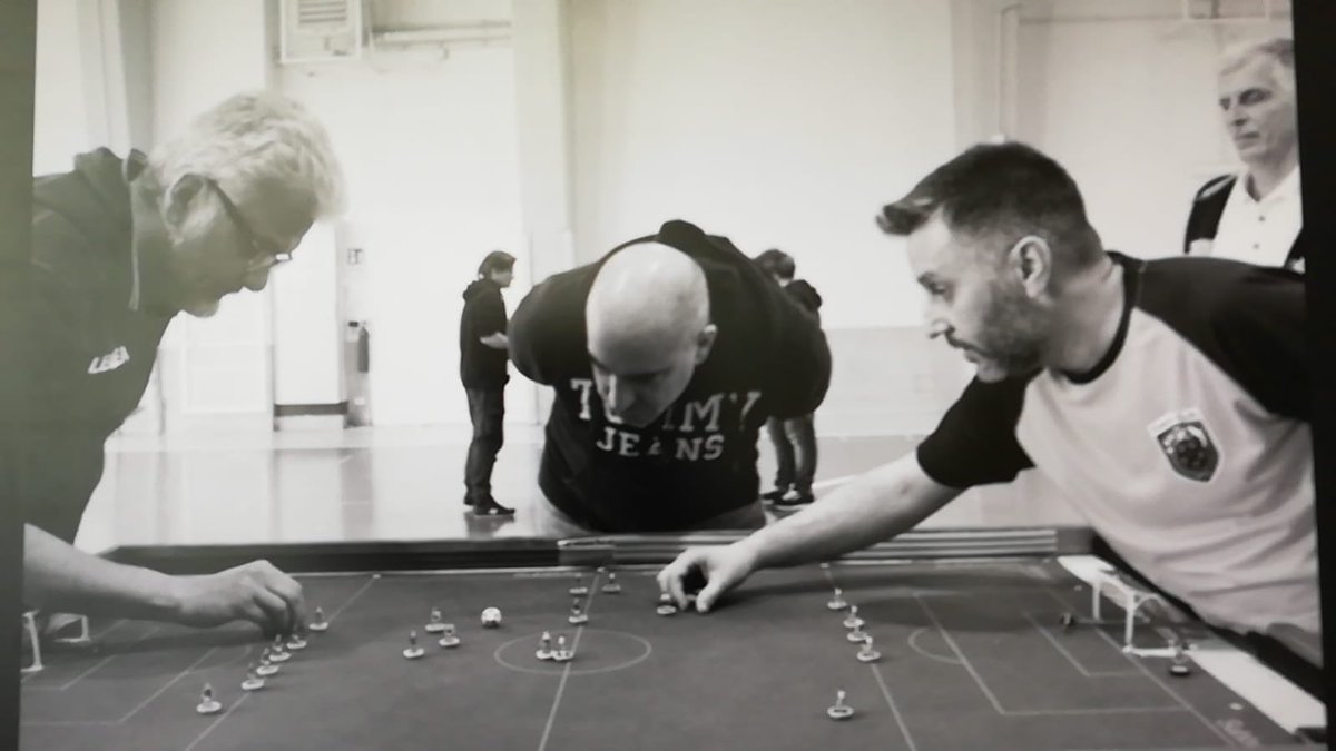 SostienePereir5's tweet photo. Concentrazione da finale di torneo di #oldsubbuteo https://t.co/3cBcq79cZG