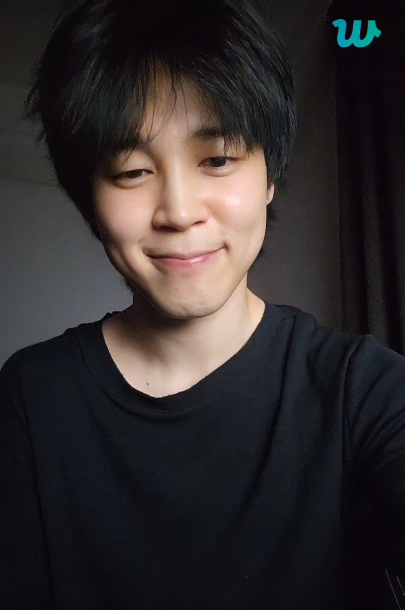 joshuascloud's tweet photo. o sorriso de quem ficou em primeiro no hot100 https://t.co/0cUn8RCIzw