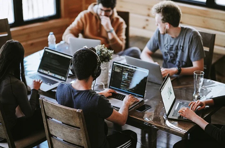 EdAssistBH's tweet photo. What does it mean to be #FutureReady? 💭

Proactively manage your career by monitoring the job market, developing new expertise, and enhancing your skills to stay valuable. 💻📈

Read more 👉https://t.co/WUs9iwkm1j

#UpSkill #WorkforceDevelopment https://t.co/JSpX7eJ5P3