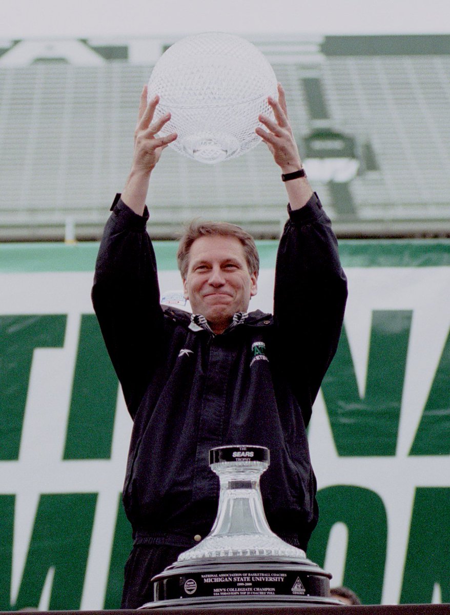 MSU_Basketball's tweet photo. OTD in 2000: National Champions 🏆 https://t.co/7Nm8oVWK6x