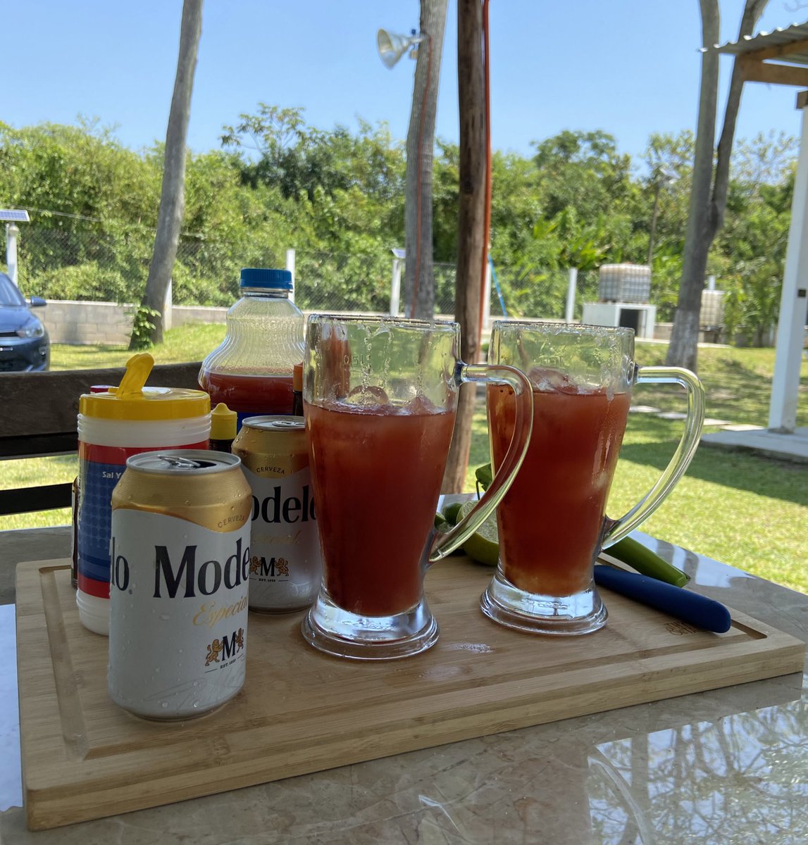 Quién bebe cerveza vive menos…
Menos estresada 🥰
Menos preocupada 😆