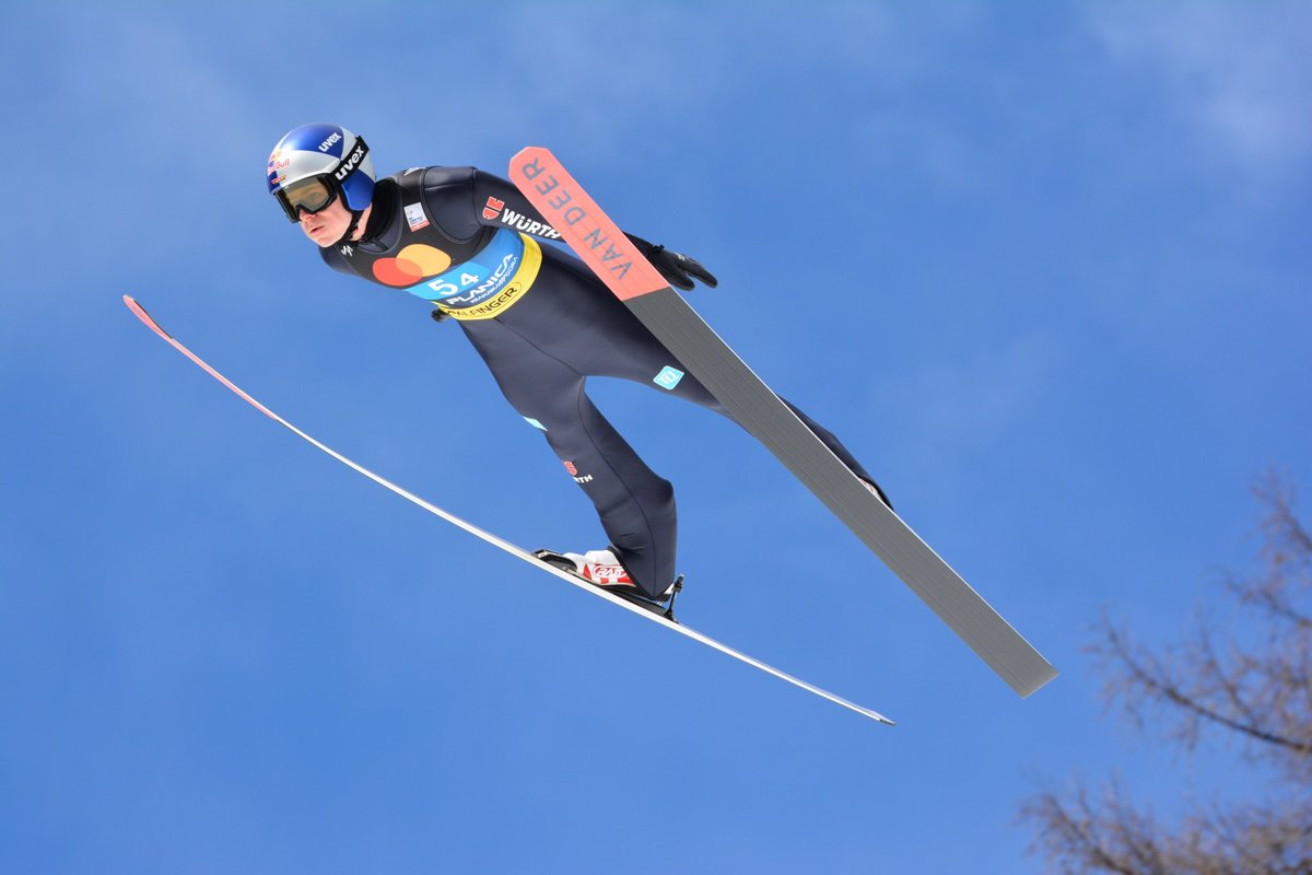 HillSizeMag's tweet photo. We know the season is over, but why shouldn’t we show you some impressions from saturday’s team competition in #Planica! 🇸🇮

More photos on HSM Facebook: https://t.co/VVvJ1Gh7xZ

#skijumping #skijumpingfamily https://t.co/OQBWCiGGIC