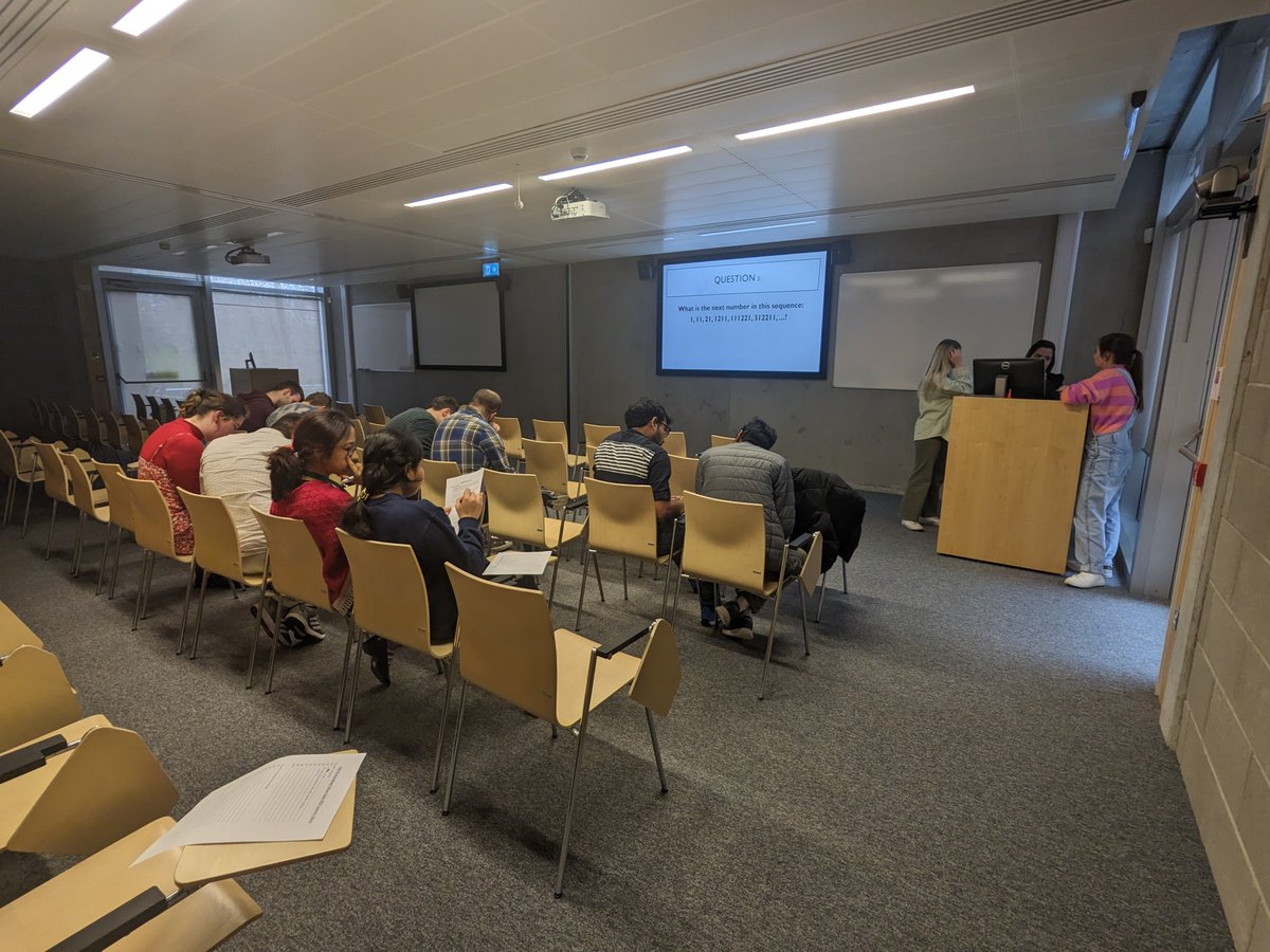 Post grad mixer event hosted by our amazing post grad reps (Sara Fatima, @niamh_deburc and <a href="/karolinasal8/">Karolina Salciute</a>) is underway with a quiz and pizza! 🍕🔬 <a href="/MicroscopyIrl/">Microscopy Society of Ireland🔬</a> @BernalNews <a href="/UL/">University Of Limerick</a>