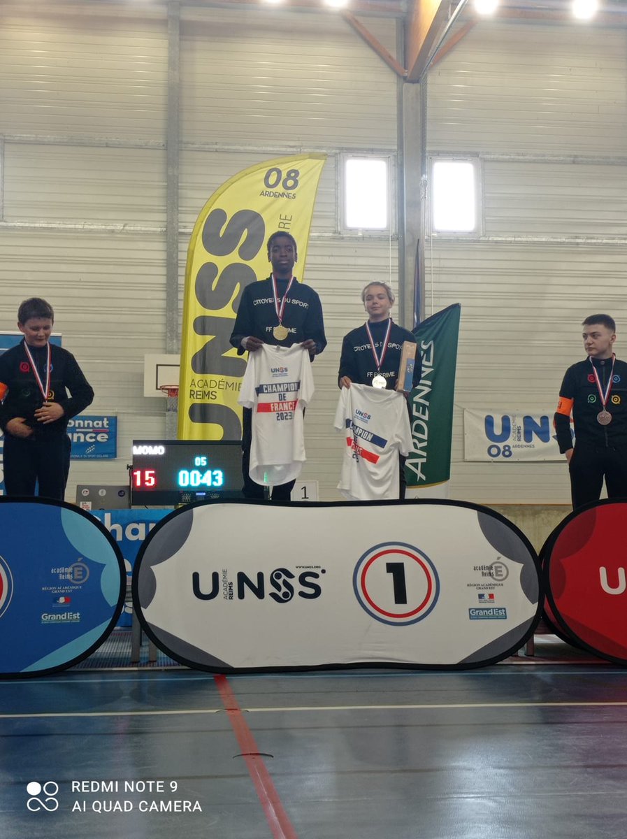Un grand bravo à notre équipe de l'association sportive du collège, championne de France Educ-escrime sport partagé <a href="/aclimoges/">Académie de Limoges</a> <a href="/DSDEN19/">DSDEN de la Corrèze</a> <a href="/triouzoune/">Collège de la Triouzoune</a>