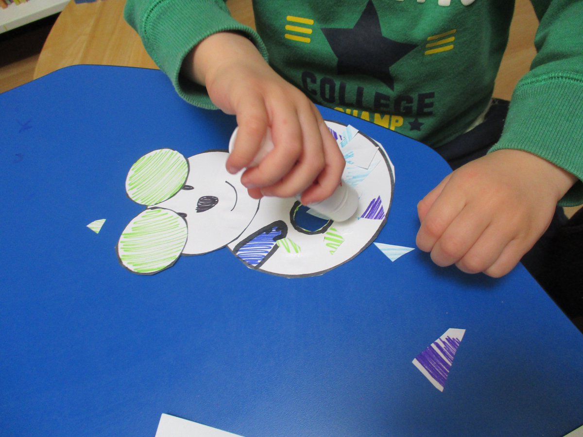 LancsLibraries's tweet image. We loved making koala finger puppets at #EuxtonLibrary to help towards getting Little Steps Kody Koala stickers!
Find out more about Little Steps here
🐨lancashire.gov.uk/libraries-and-…
#LancsLittleSteps