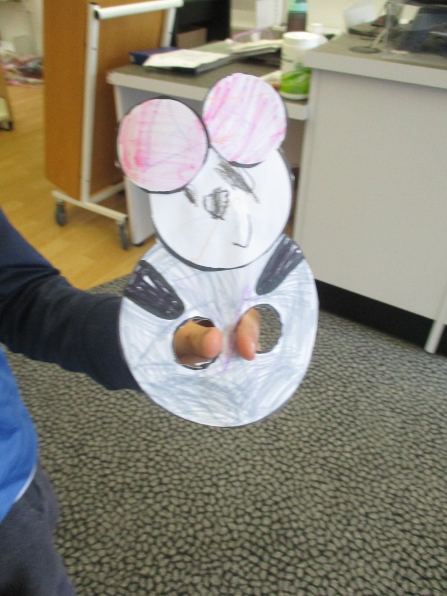 LancsLibraries's tweet image. We loved making koala finger puppets at #EuxtonLibrary to help towards getting Little Steps Kody Koala stickers!
Find out more about Little Steps here
🐨lancashire.gov.uk/libraries-and-…
#LancsLittleSteps