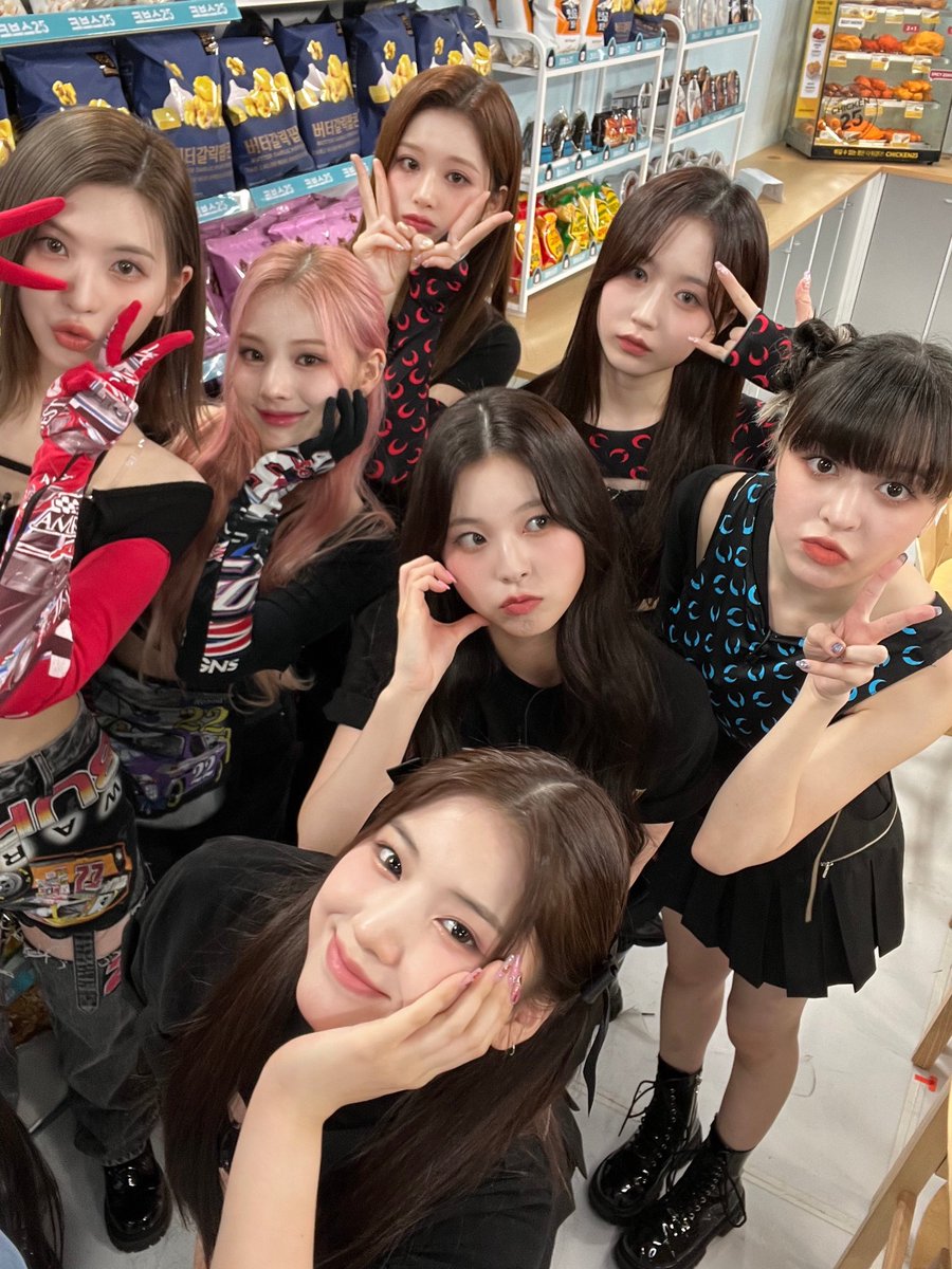 LotusEnt_'s tweet photo. Unfortunately, WISH made it 4th on QUEENDOL. But for now heres a gift for all the CHARMS who voted and streamed! 

Even if they won 4th, This song will show how powerful and successful they are AND will be! 

WISH 'KITSCH' M/V
https://t.co/FGOcnNvZwq https://t.co/YBYgxRrtjj