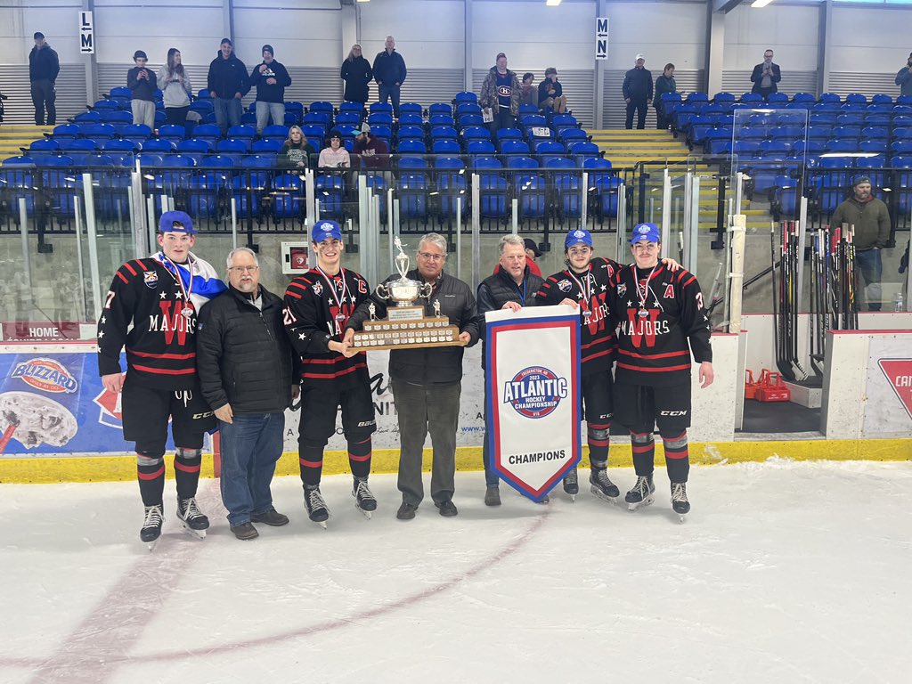 MacLennan28's tweet photo. So proud of this group. We are #uncommon 

#doublechamps https://t.co/SQKna2gO4M