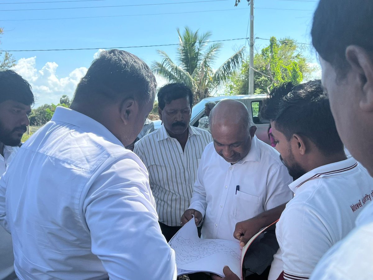 kumanan93's tweet photo. An attempt to establish a new sinhala #colonization in #karunattukkerny Tamil border village in the Mullaitivu district. Tamil owners of the land, have expressed their opposition to this land-grabbing attempt. https://t.co/rPuj8sMrFc