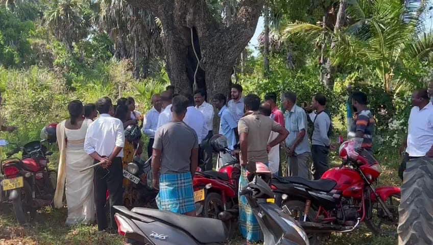kumanan93's tweet photo. An attempt to establish a new sinhala #colonization in #karunattukkerny Tamil border village in the Mullaitivu district. Tamil owners of the land, have expressed their opposition to this land-grabbing attempt. https://t.co/rPuj8sMrFc
