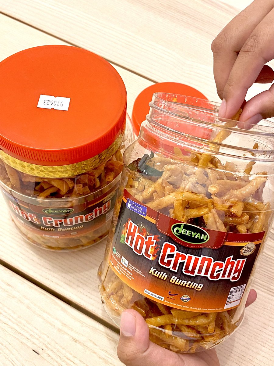 aliaffauzi's tweet photo. Thank you @FamyFarra sebab bagi Hot Crunchy to Flonerch team. Murah rezeki kami di Flonerch 😍 And dia punya taste and crunchy time makan tu puas hati betul. Thank you Farraaa 🫶🏻 https://t.co/OClPhU9yqr