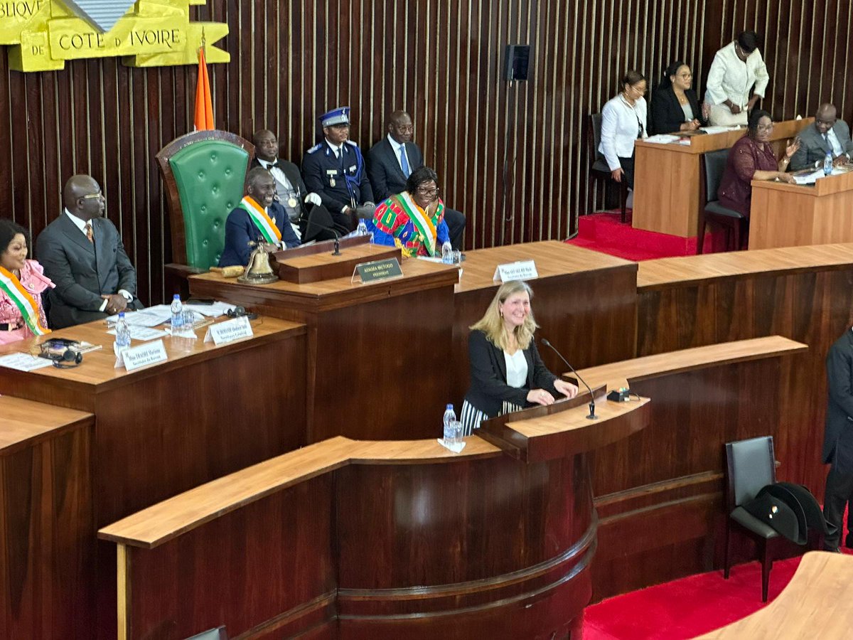 TrichonAriane's tweet image. #CeJour @YaelBRAUNPIVET a porté haut les couleurs de @AssembleeNat devant l'Assemblée nationale ivoirienne. Un partenariat renouvelé de la France avec l'Afrique, tourné vers l'avenir, la jeunesse, la démocratie et le respect du droit international #DiplomatieParlementaire
