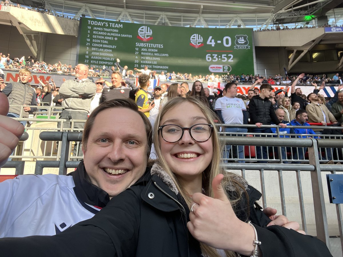 wardybwfc's tweet photo. @PapaJohnsTrophy https://t.co/pJywYRZ6bN