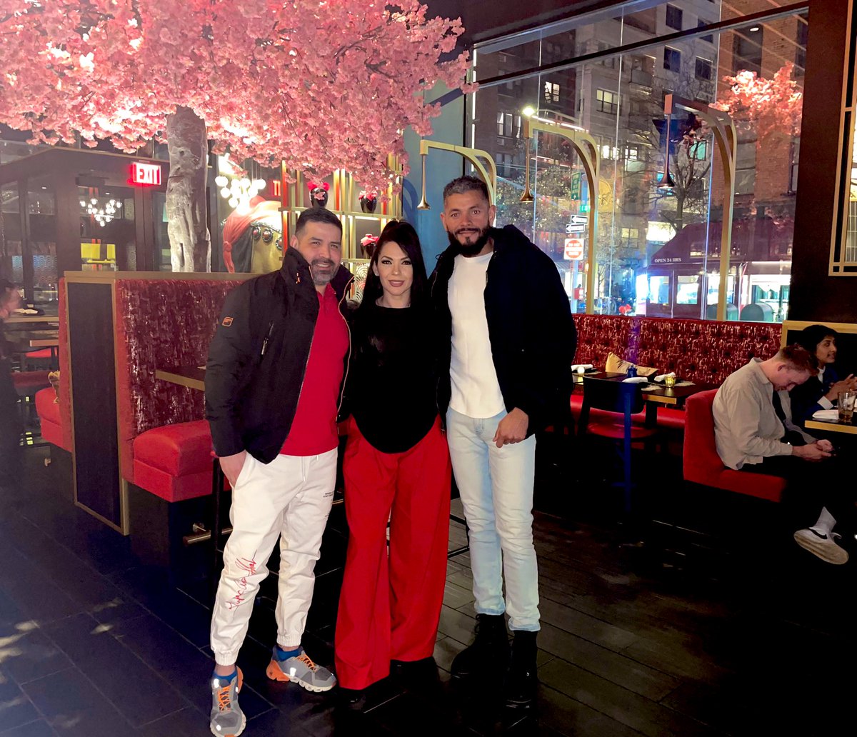 IsabelaAlcala08's tweet photo. 🙏🏻🙏🏻🙏🏻💙💙 #P.F.Changs #ny https://t.co/442XcfuarM