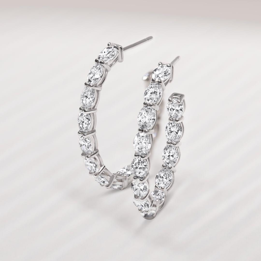 Mother’s Day is just around the corner, and we have the perfect gifts for her at M Robinson Fine Jewelers🎁 Shop stunning staple pieces like the fan-favorite diamond hoops from @normansilverman. #giftsforher #springsale #mothersday #mothersdaygifts #atx #laketravis #lakewaytx