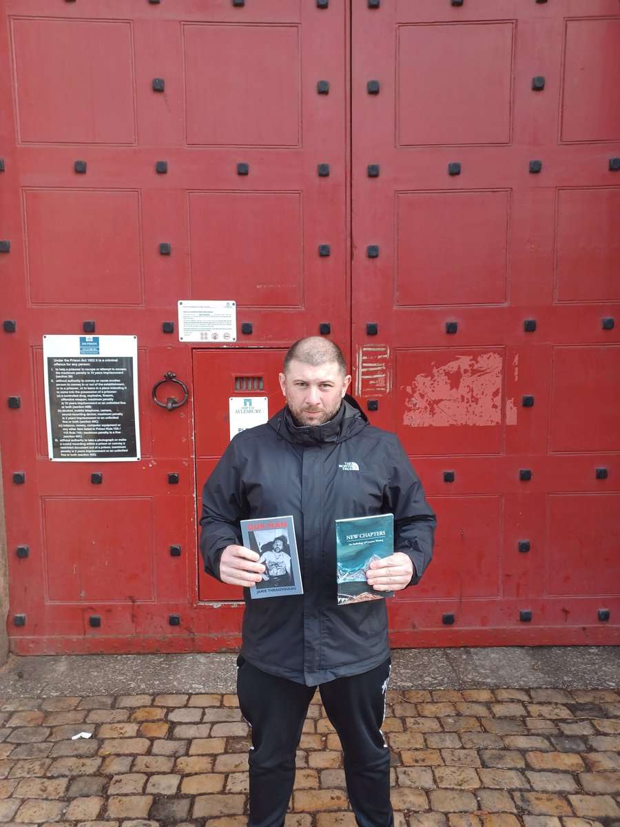 Last Thursday, #NewChapters favourite @JMThras led a powerful creative writing workshop in <a href="/HMPAylesbury/">HMPAylesbury</a>. One participant summed it up: “He made the writing poems and reading not too scary/worrying…” Another said: “it's a good release for things that can be hard to talk about.”