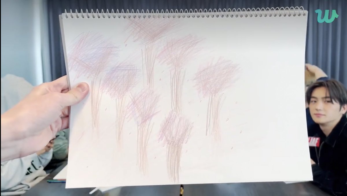 puding_hoony's tweet photo. 이게 바로 더보이즈 그림 그리기 대회인가..
벚꽃이 너무 예뻐서 더비들이랑 꽃길을 걷고싶은 마음을 담아 그린 영훈이의 그림이 너무 아름다웠습니다😻
아 영훈이는 좋겠다 굳이 꽃 보러 안 나가도 돼서ㅋㅋ 거울을 보면.. 꽃이 있잖아..🌸💕
더보이즈사랑해!
#HAPPYTHEBDAY #우리더비_다섯살_축하해 https://t.co/h7wKCkYQkX